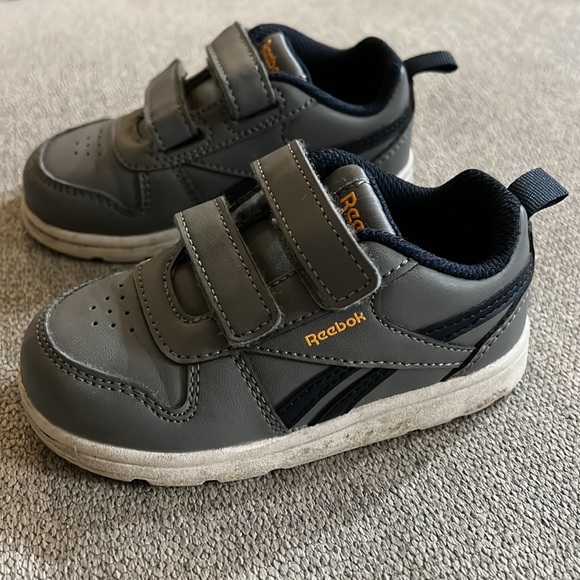 Toddler Reebok - Picture 2 of 4
